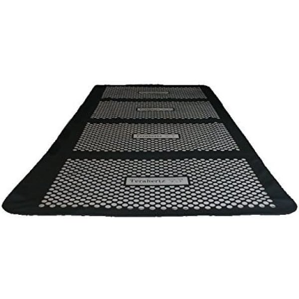 画像1: 最高級品【テラヘルツ健康安眠マット1枚＋万能マット1枚】半永久的に効果が持続 実用新案登録 第3201546号  (1)